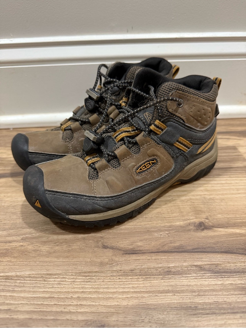 KEEN Men's Brown Waterproof Hiking Shoes